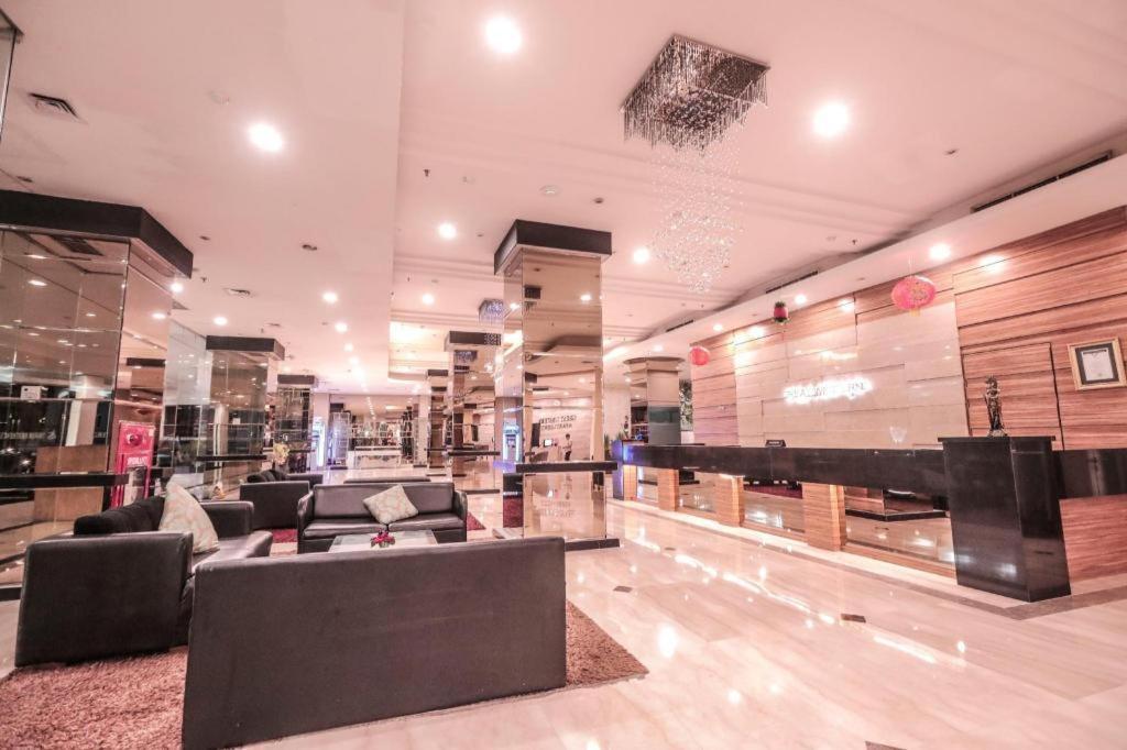 Great Western Hotel & Resort Serpong - Tangerang Buitenkant foto