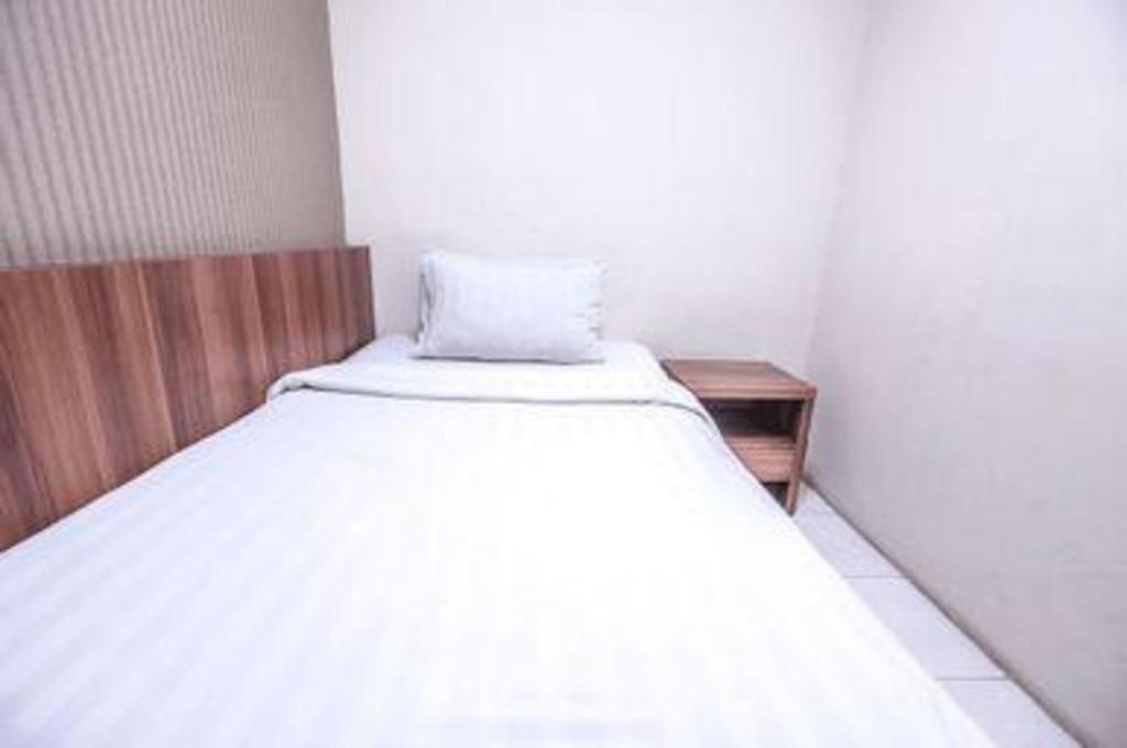 Great Western Hotel & Resort Serpong - Tangerang Buitenkant foto